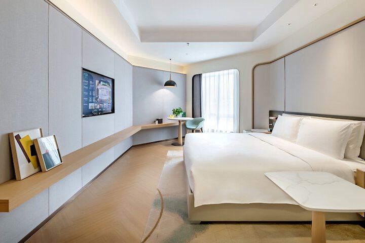Room 14 of 65