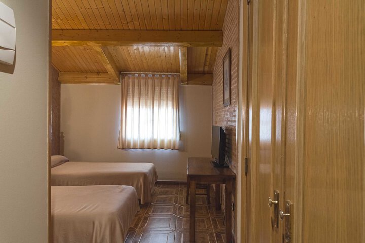 Room 4 of 51