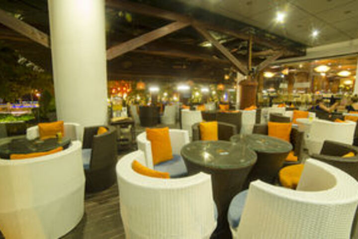 Dining 59 of 78