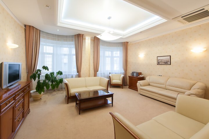 Room 22 of 38