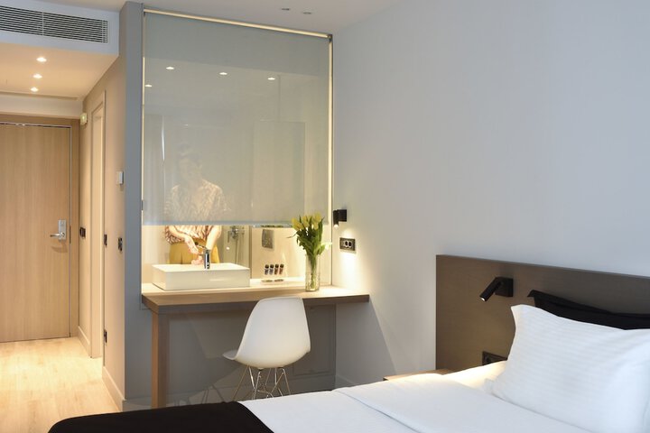 Room 43 of 105