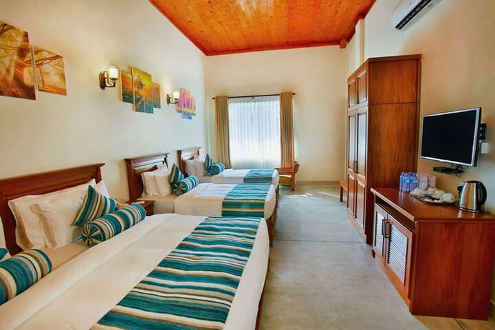 Room 4 of 17