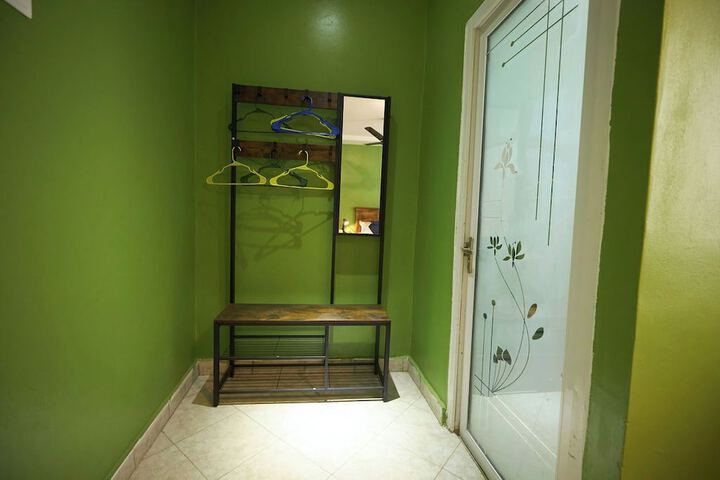 Room 9 of 21