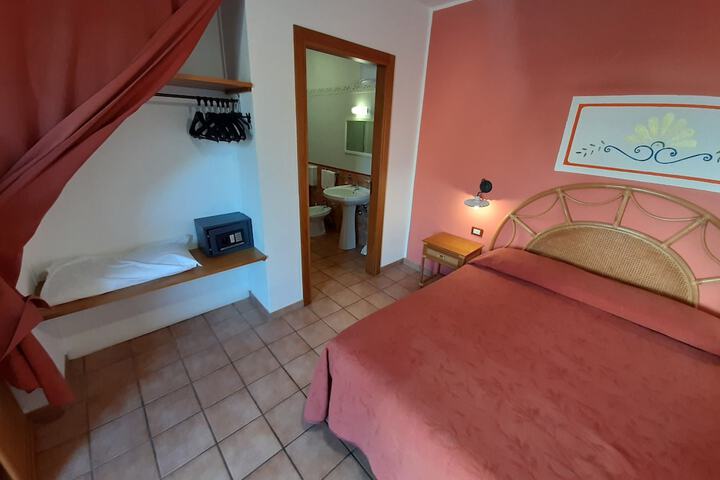 Room 85 of 249