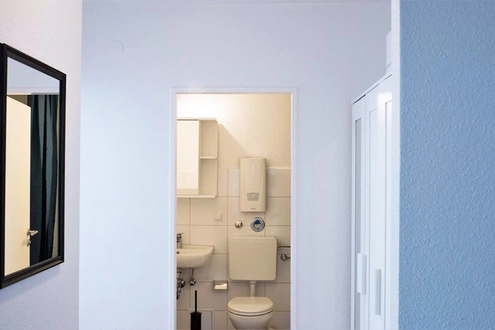 Room 7 of 11