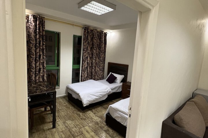 Room 7 of 27