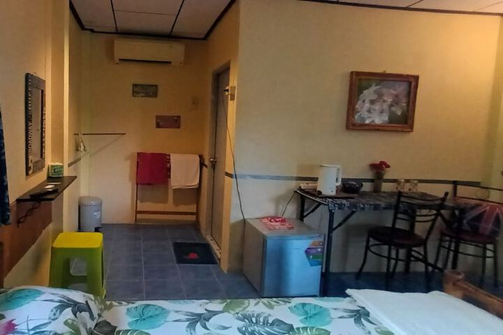 Room 27 of 104