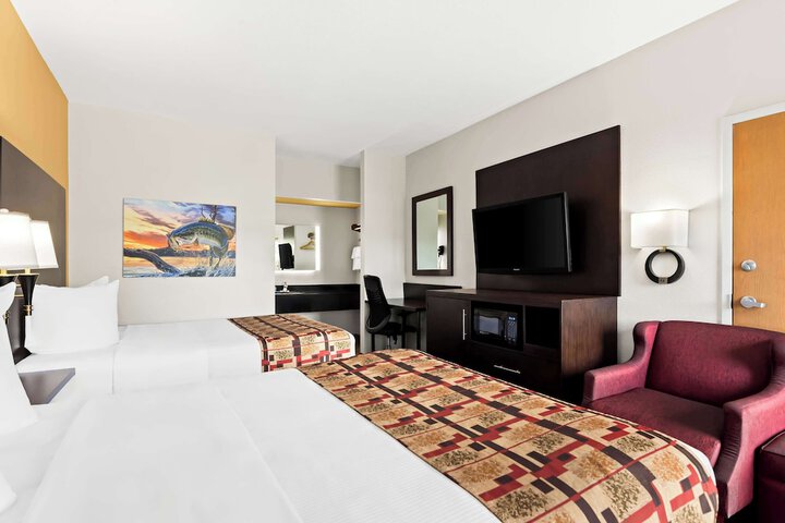 2 Double Beds (4 of 9)