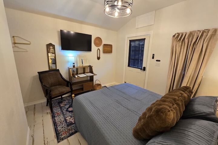 Room 30 of 47