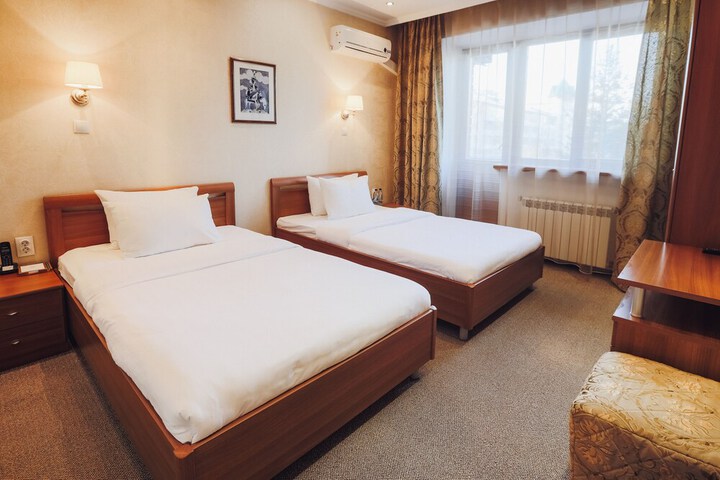 Room 17 of 37