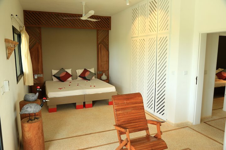 Room 8 of 32