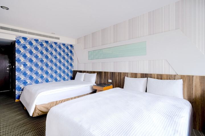 Room 7 of 15