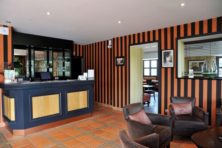 Entrance & Lobby