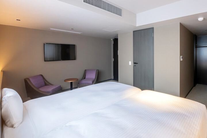 Room 15 of 53