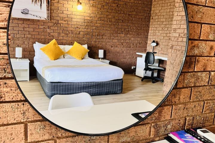 Room 21 of 42
