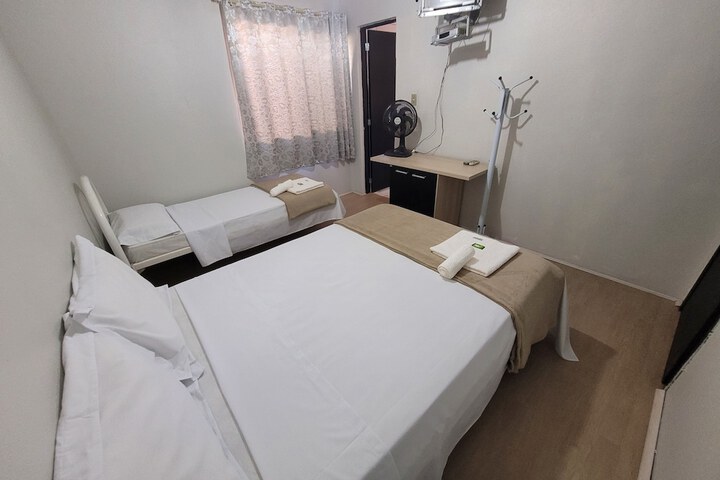 Room 10 of 32