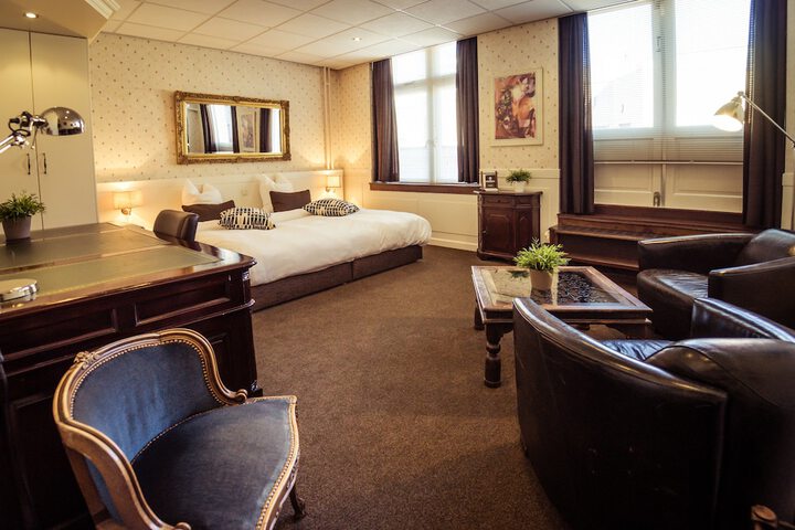Room 2 of 67
