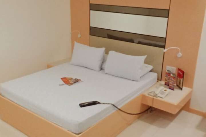Room 33 of 57