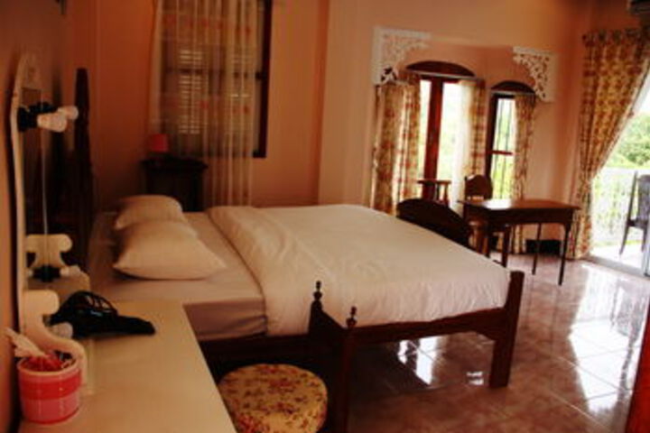 Room 10 of 21