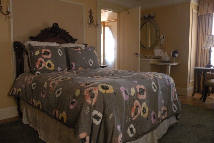 Room 13 of 32