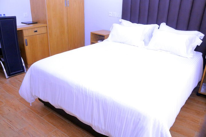 Room 5 of 31