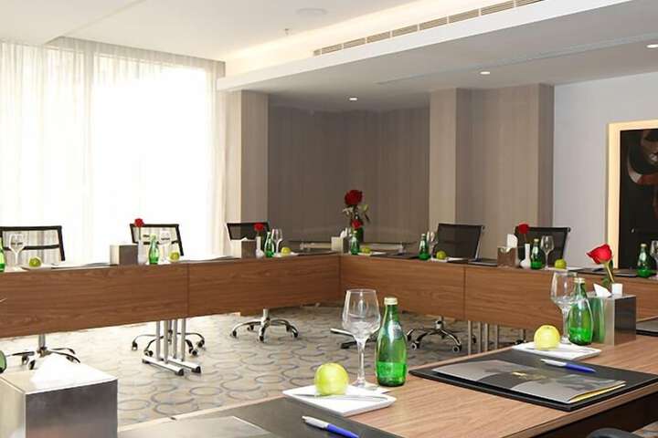 Business Center 44 of 50