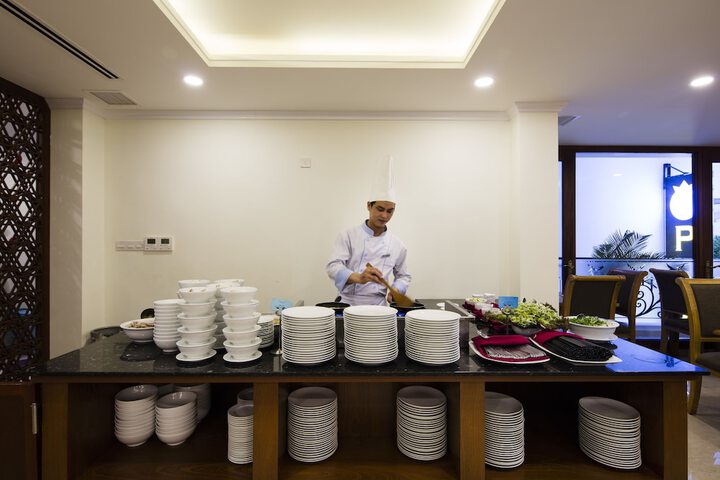Dining 160 of 189