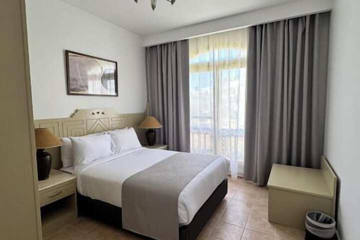Room 22 of 168