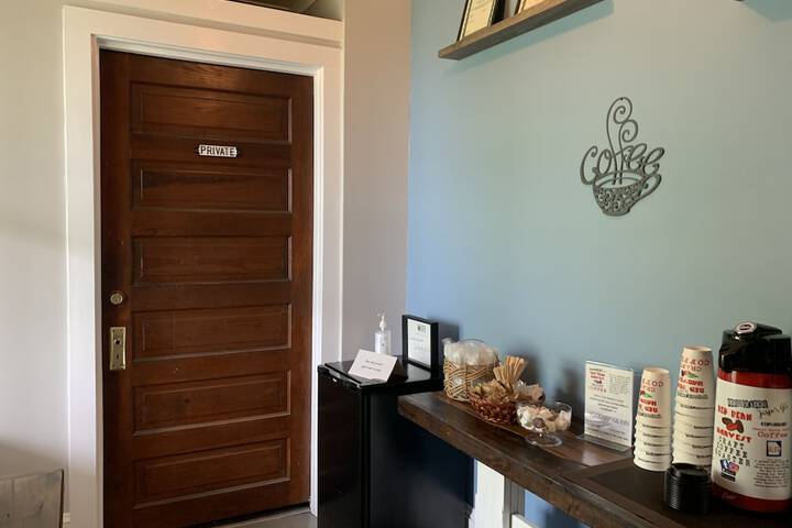 Breakfast/Coffee Service 85 of 154