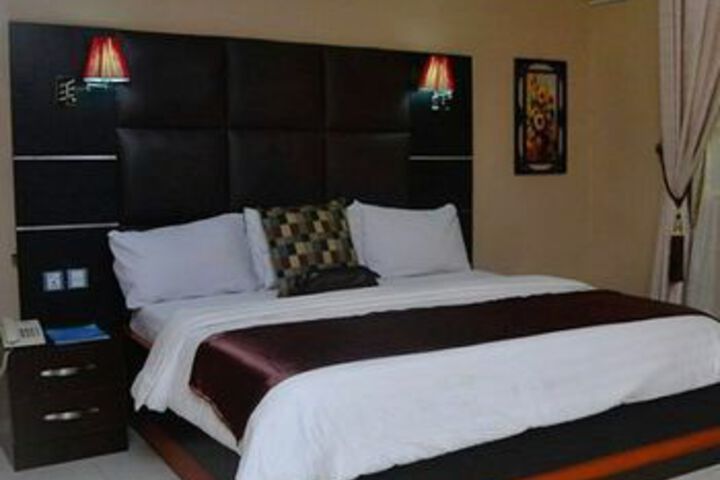 Room 16 of 41