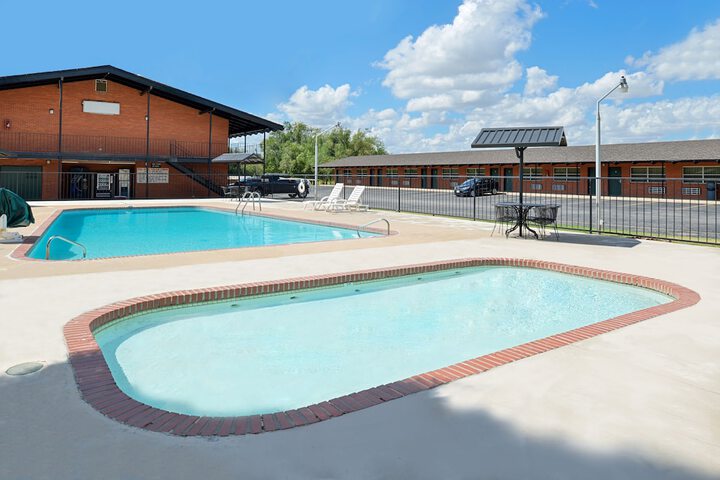 Pool 20 of 35