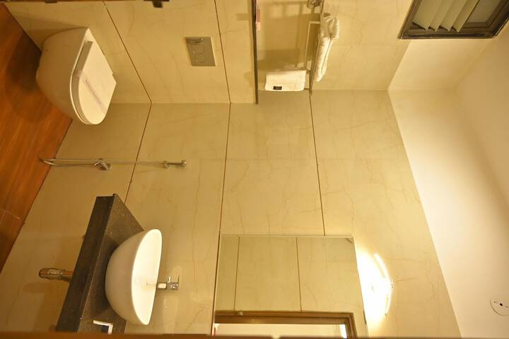 Room 6 of 7
