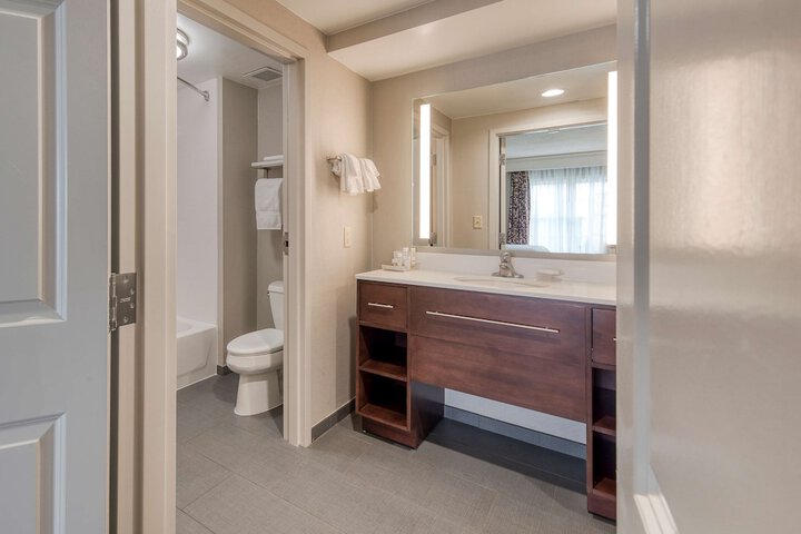 2 Queen Beds 1 Bedroom Suite (29 of 52)