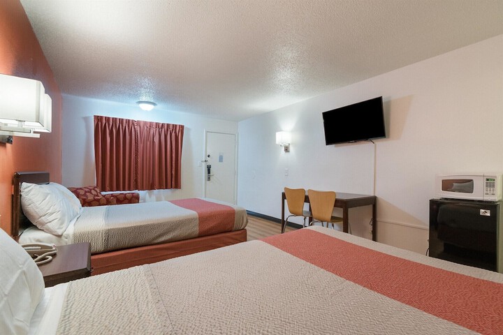 Room 32 of 55