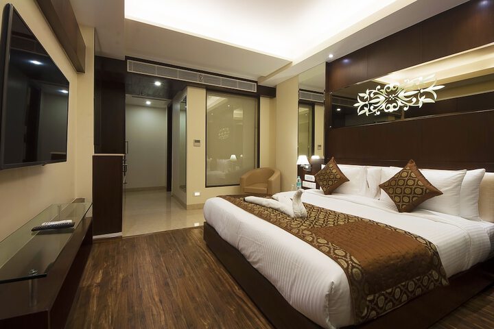 Room 10 of 56