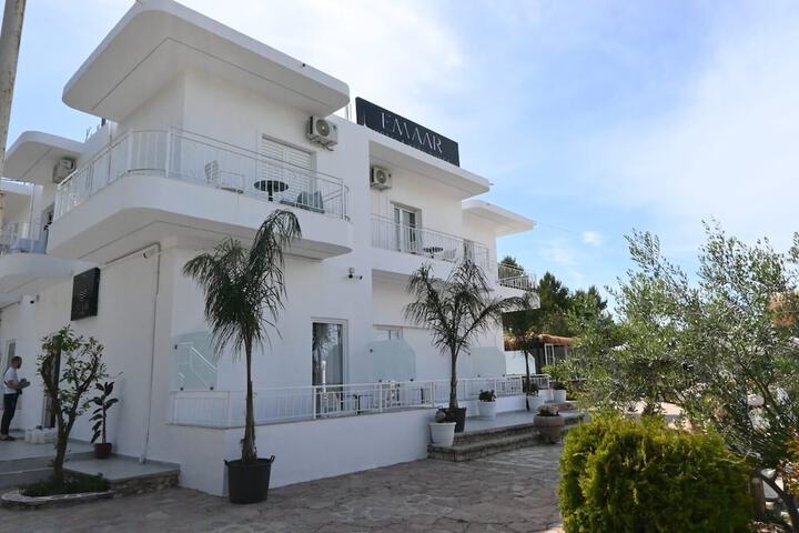 Hotel 65 of 78