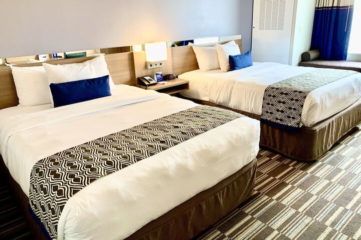 2 Queen Beds (5 of 14)