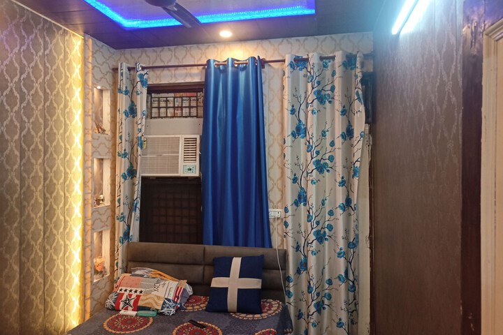 Room 5 of 17