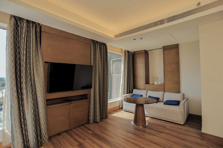 Room 10 of 68