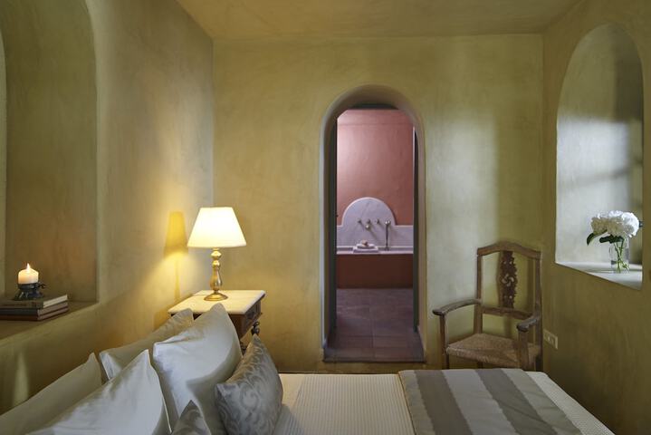 Room 14 of 68