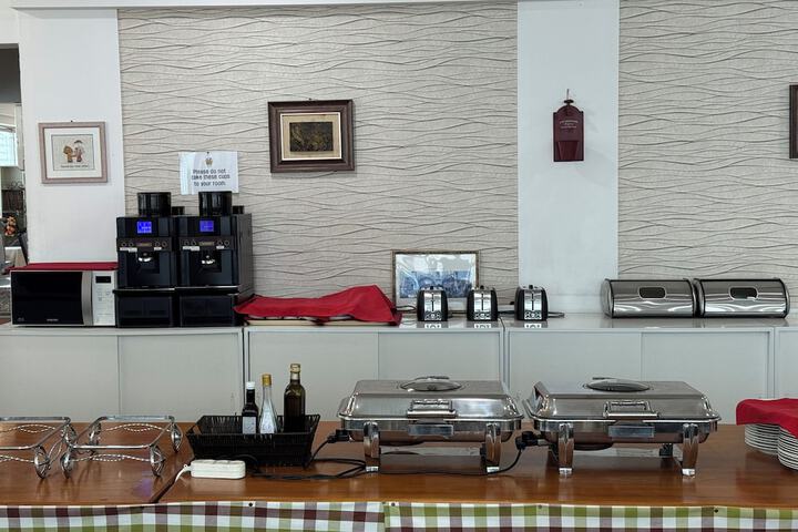 Dining 57 of 63
