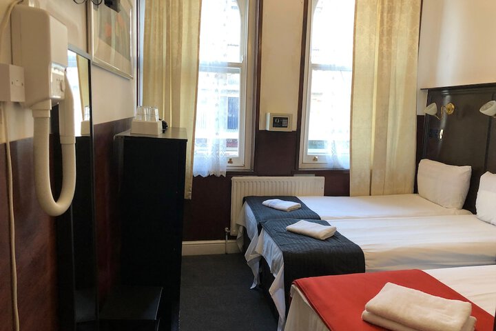 Room 53 of 127