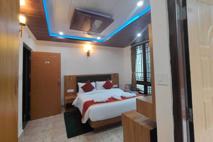 Room 16 of 73