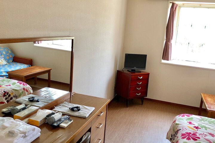 Room 9 of 23