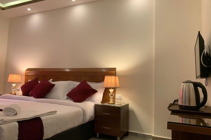 Room 26 of 65