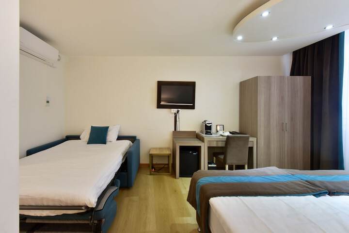 Room 31 of 86