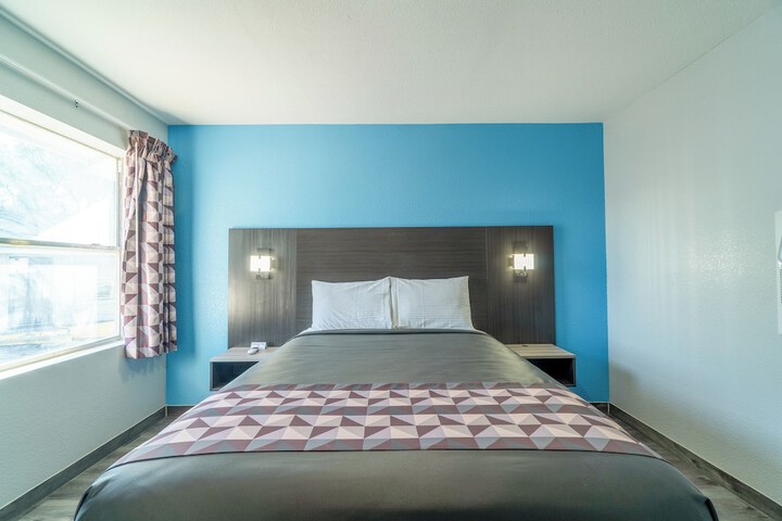 Room 22 of 79