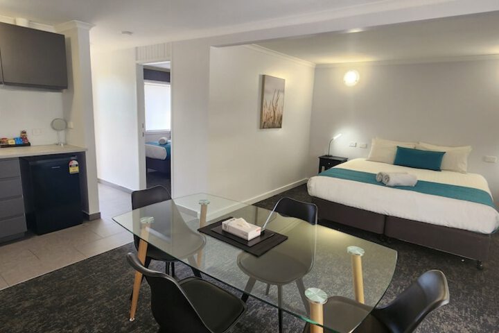 Room 7 of 19