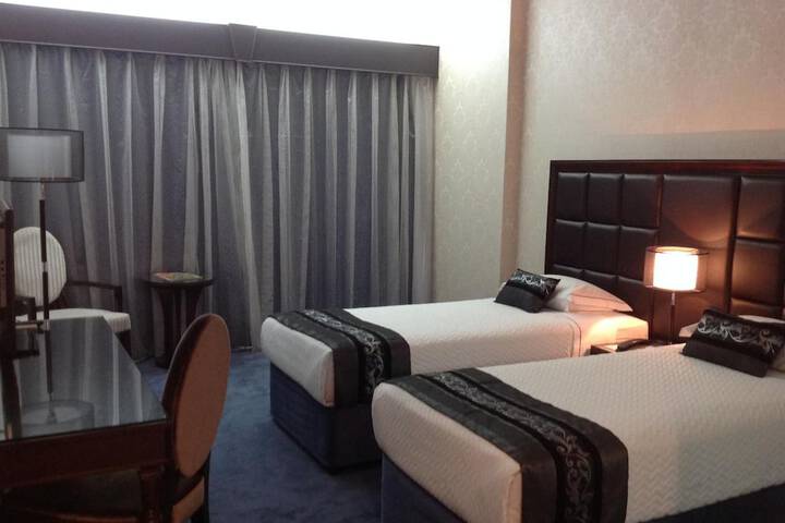 Room 13 of 48