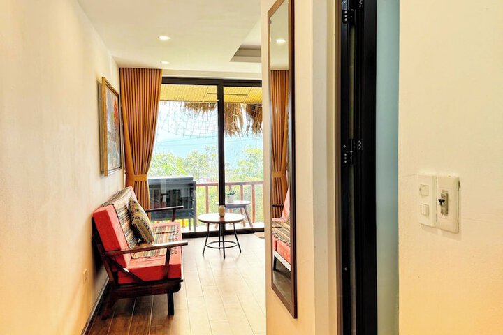 Room 33 of 87
